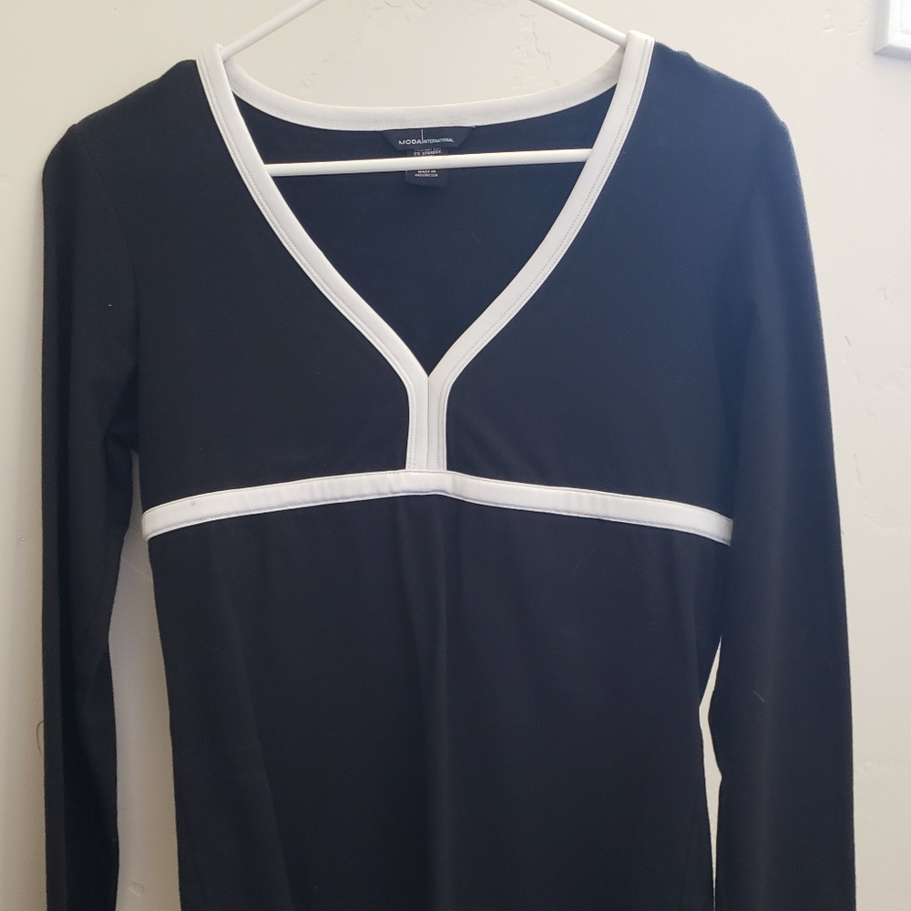 Moda International, long sleeve black & white shir